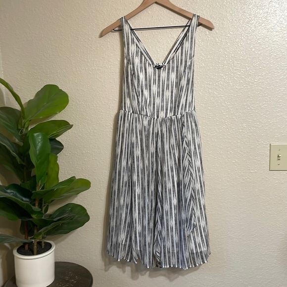 Torrid abstract print chiffon tank dress, gold detail - Picture 2 of 10